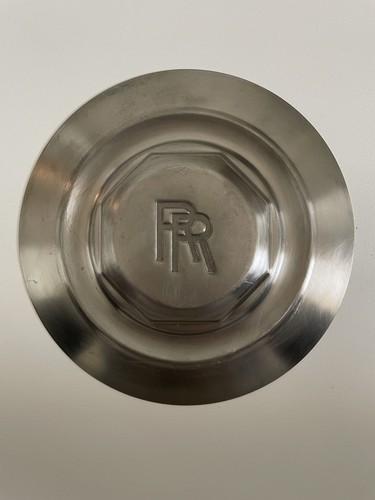 Rolls royce part hub cap - part,