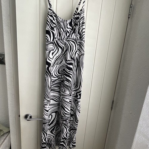 Primark black white abstract - white,