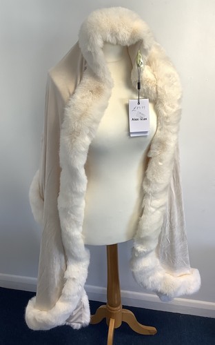 Alex max panna faux fur - panna, shawl