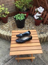 Clarks  Black  Patent Leather Kitten Heel Court Shoe in a size 6