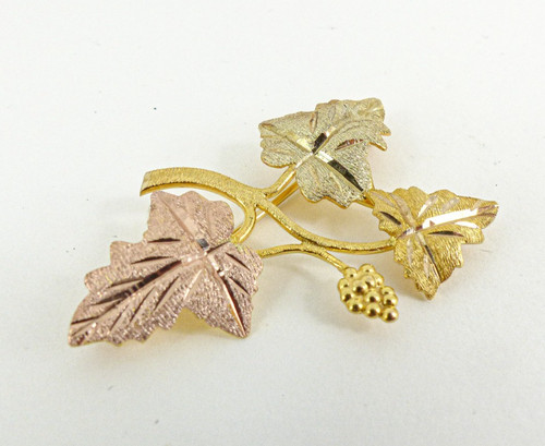 Black hills gold brooch - 10,