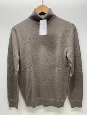 Hawes & Curtis Neutral Roll