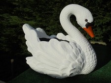 Small Swan planter garden