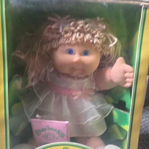 Cabbage patch kids play - play, along