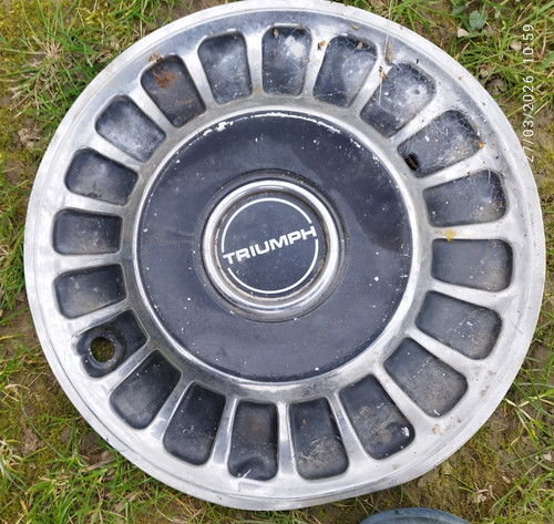 Triumph hub cap - triumph,