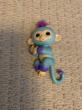 Fingerlings Toy Blue and