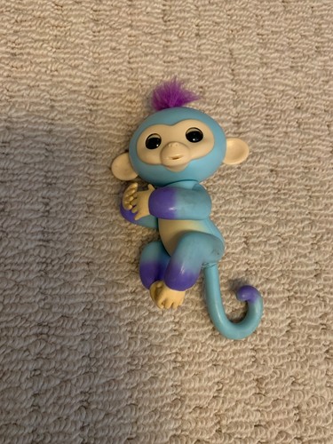 Fingerlings toy blue - fingerlings, and
