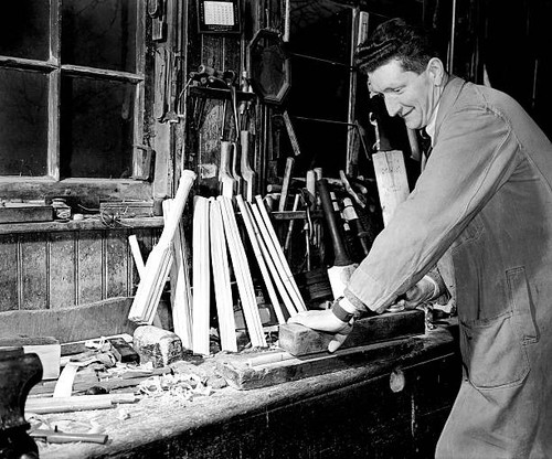 Old 1953 cricket - old,