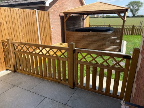 Fence panels cross top - fence,