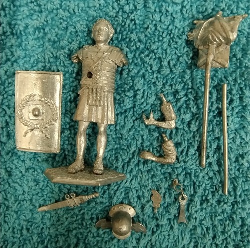 White metal figure new - ,
