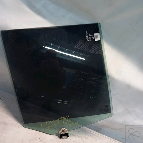 Rear window land rover - rear,