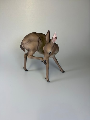Martinu standing deer figure - standing,