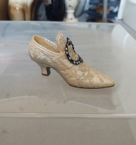 Vintage model shoes ornament - shoes,