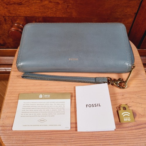 Fossil ladies leather purse