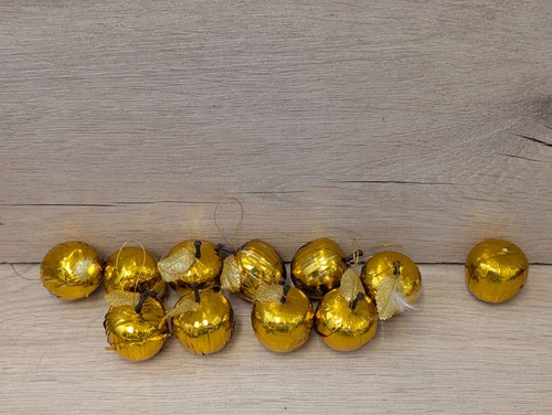 Vintage gold foil apple - foil,
