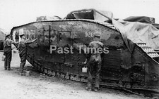 0025. WWI. Painting Camouflage on a British Army Tank