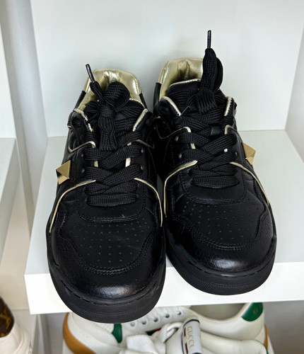 Valentino garavani one stud - garavani,