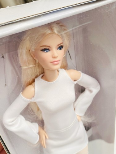 Barbie looks signature made - signature,