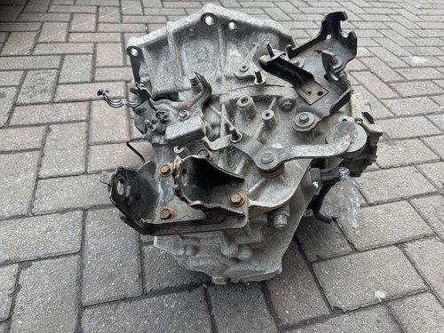 Toyota auris 2011 petrol 6 - toyota,
