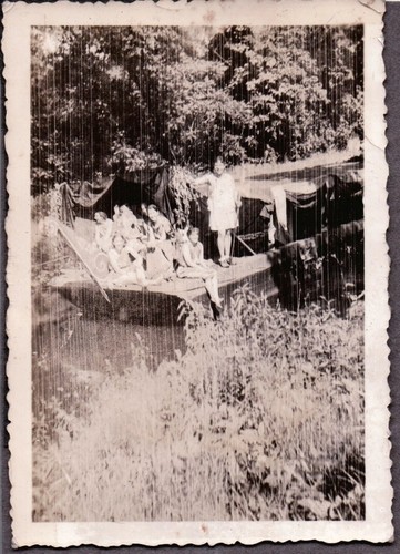 Old photograph girls - old,