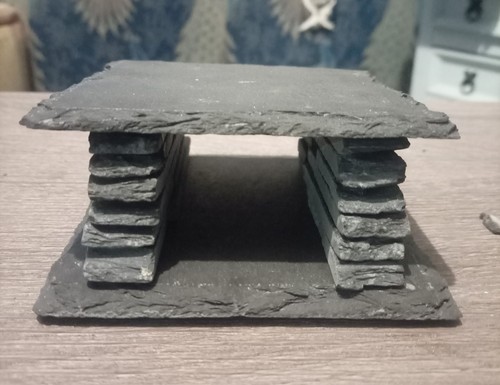 Slate cave hide fish fry - slate,