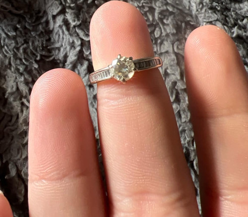 18ct white gold diamond - white,