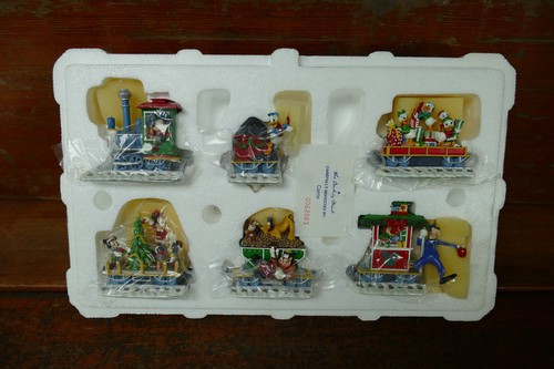 Mickey christmas train - mickey's,