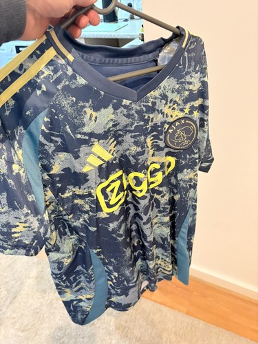 Ajax away shirt medium - ajax,