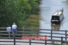 PHOTO  NARROWBOAT APPROACHING