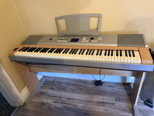 Yamaha portable grand dgx 620 - yamaha,