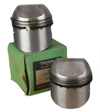 A pair of Triumph Daytona 500cc T100 STD Pistons, Rings Pins Clips E6884 NOS 