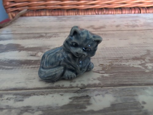 Wade blue persian cat - persian, pottery
