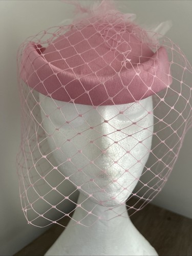 Vintage pink hat feathers - vintage,