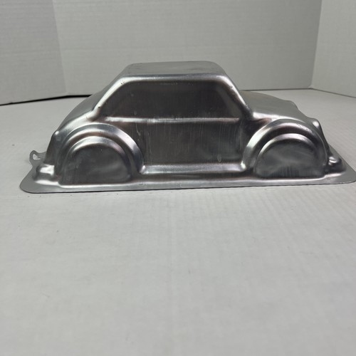 Wilton car cake - cake, pan