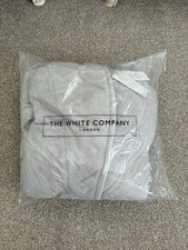 The White Company Size M Pale