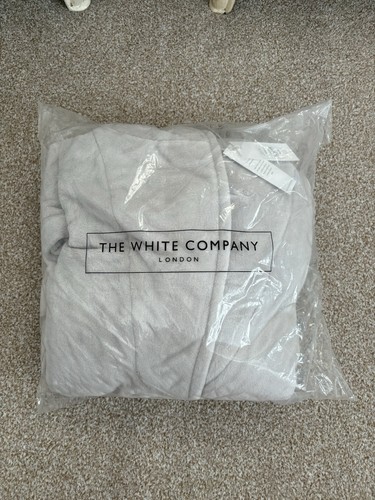 The white company size - the,