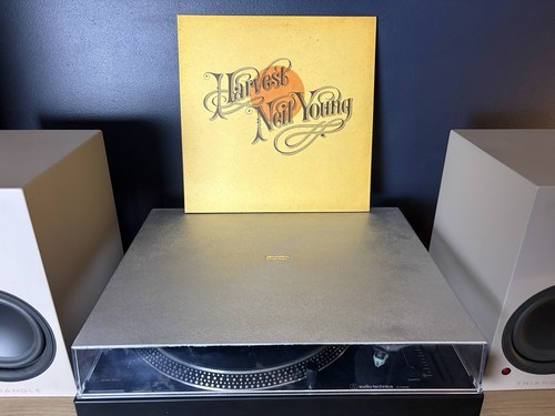 Neil young harvest - neil, 2009
