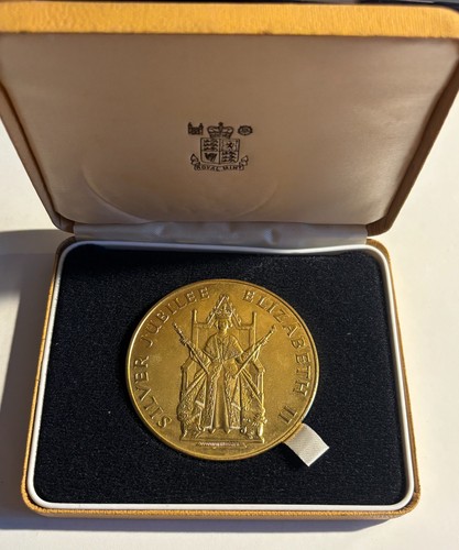Queen elizabeth 1977 silver - queen, ii