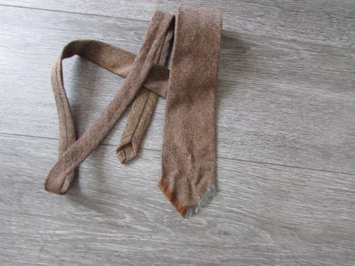 Fringe ended pure new wool - new,