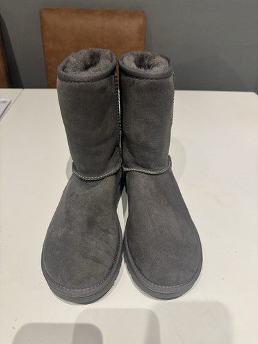 Womens ugg classic short - classic, ii