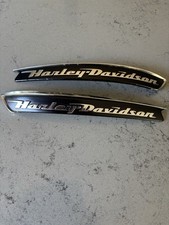 Harley-Davidson Touring Fuel Tank Medallion Set 14100835 & 14100836 OEM Genuine