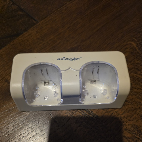 Nintendo wii charging dock - nintendo,