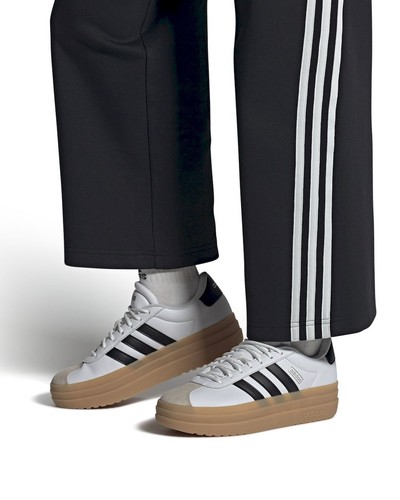 Athletic shoes sneakers women - ,