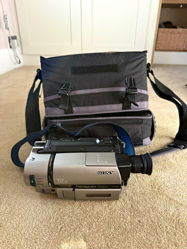 Sony ccd trv65e handycam - sony, ccd-trv65e