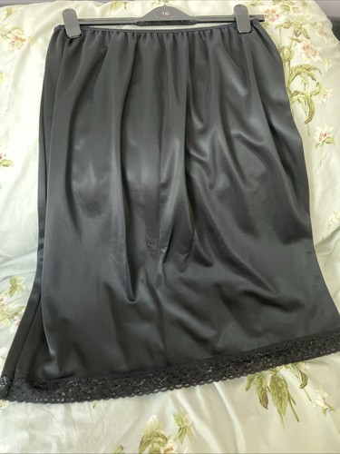 Black silky satin - xl,
