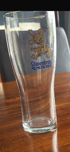 Lowenbrau pint glass 20oz - lowenbrau,