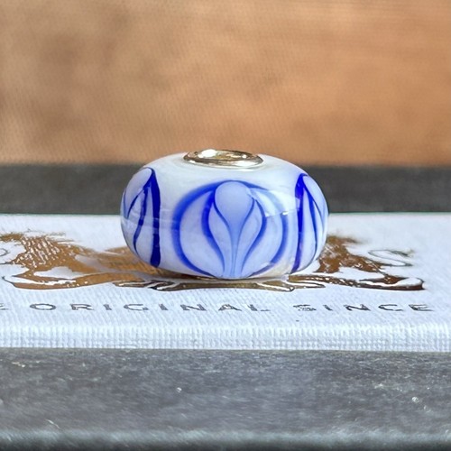 Authentic genuine trollbeads