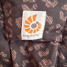 Ergobaby Ergo ! Perfect Condition Used 5 Times ! New £150 . Leopard Print