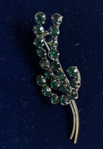 Vintage paste brooch