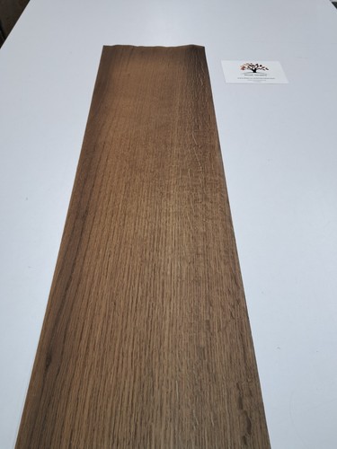Smoked oak veneer with ray - smoked,